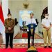 Presiden Joko Widodo menyampaikan keterangan di Istana Merdeka, Jakarta, pada Senin, 29 November 2021. Foto: BPMI Setpres/Lukas.