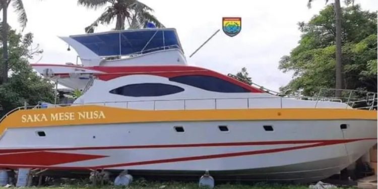 Kapal cepat milik Pemerintah Kabupaten (Pemkab) SBB. (Foto KBRN)
