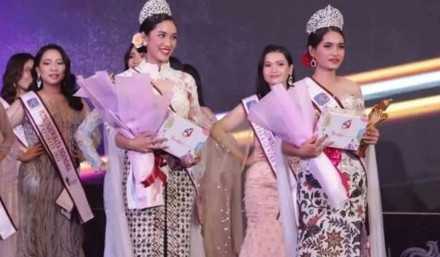 Runner up putri Pariwisata Indonesia 2022 sekaligus Miss Marine Tourism Indonesia 2022, Martina Monika Rumlaan (kanan)