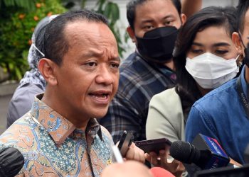 Menteri Investasi/Kepala BKPM Bahlil Lahadalia memberikan keterangan pers di Kompleks Istana Kepresidenan Jakarta, Selasa (31/01/2023) siang. (Foto: Humas Setkab/Rahmat).